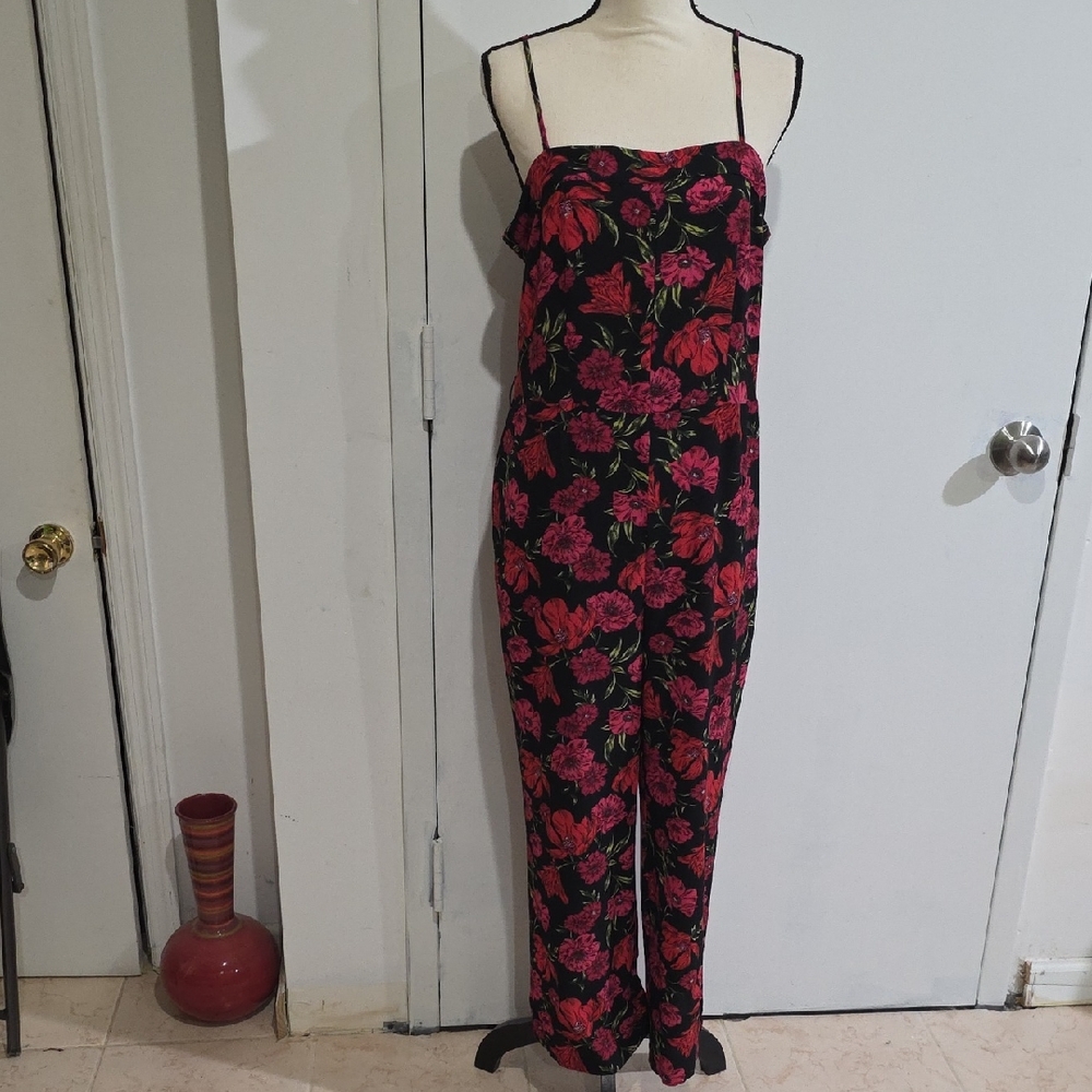 Elegant Floral Jumpsuit - Black and Red.